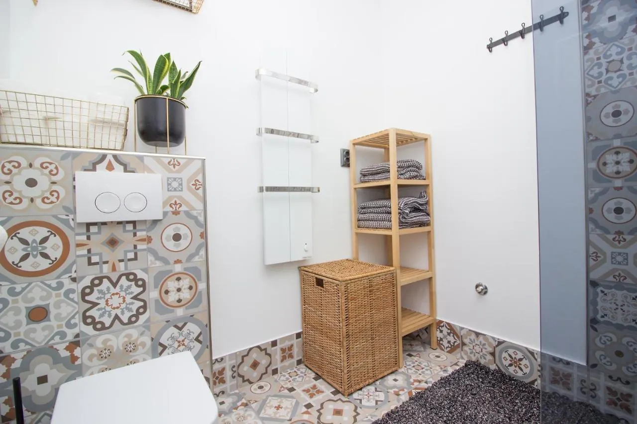 Apartments Mali Dvor Novigrad Novigrad