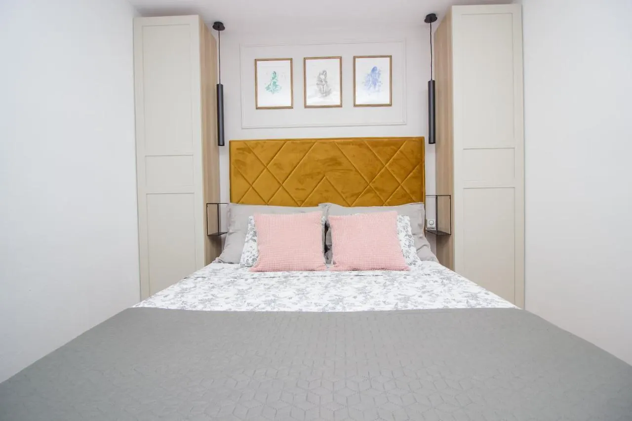 Apartments Mali Dvor Novigrad Novigrad  Novigrad (Dalmatia)