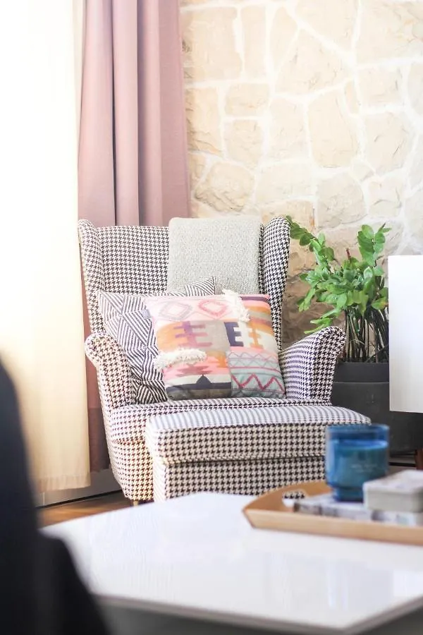 Apartments Mali Dvor Novigrad Novigrad  0*, Novigrad (Dalmatia)