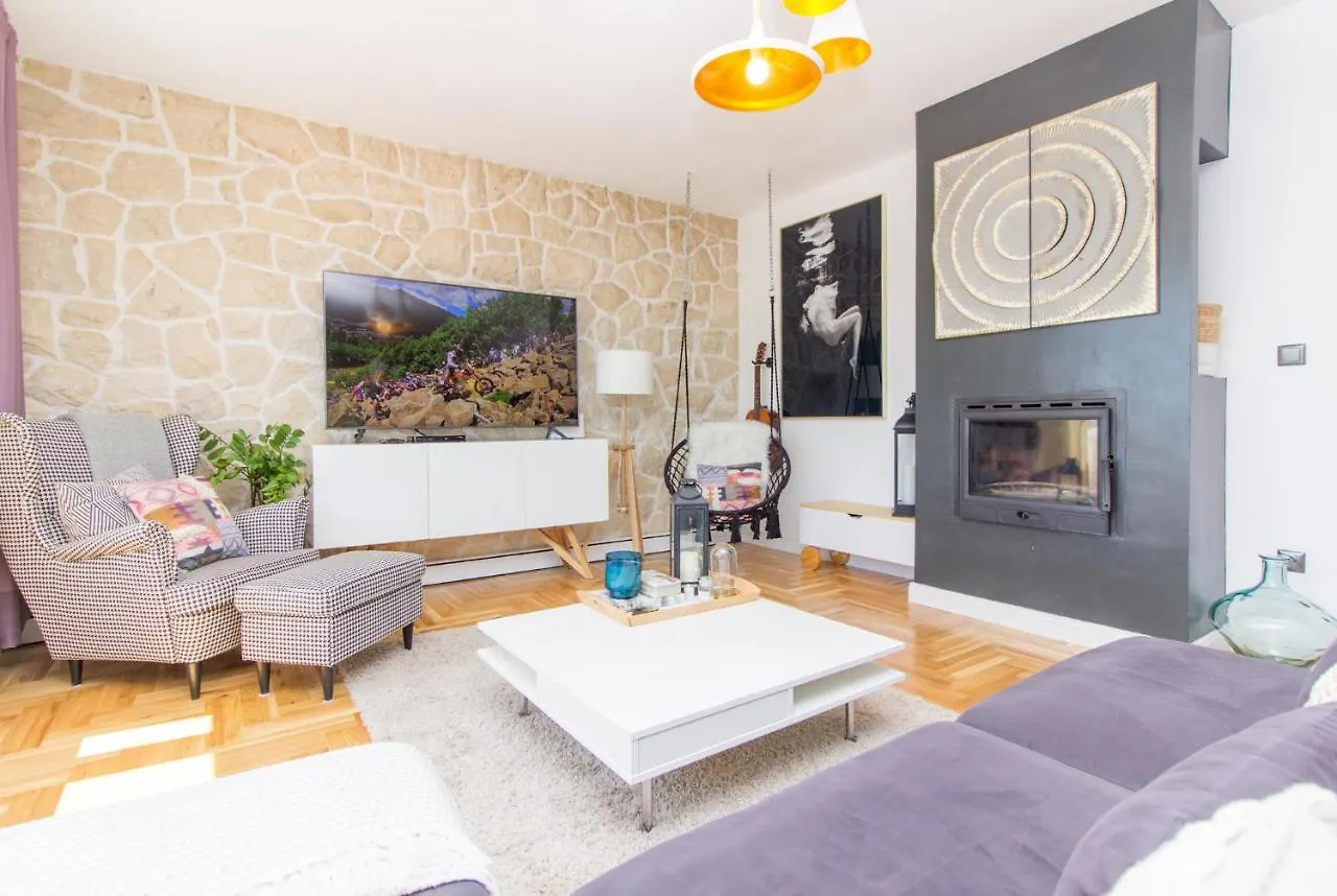 Apartments Mali Dvor Novigrad Novigrad