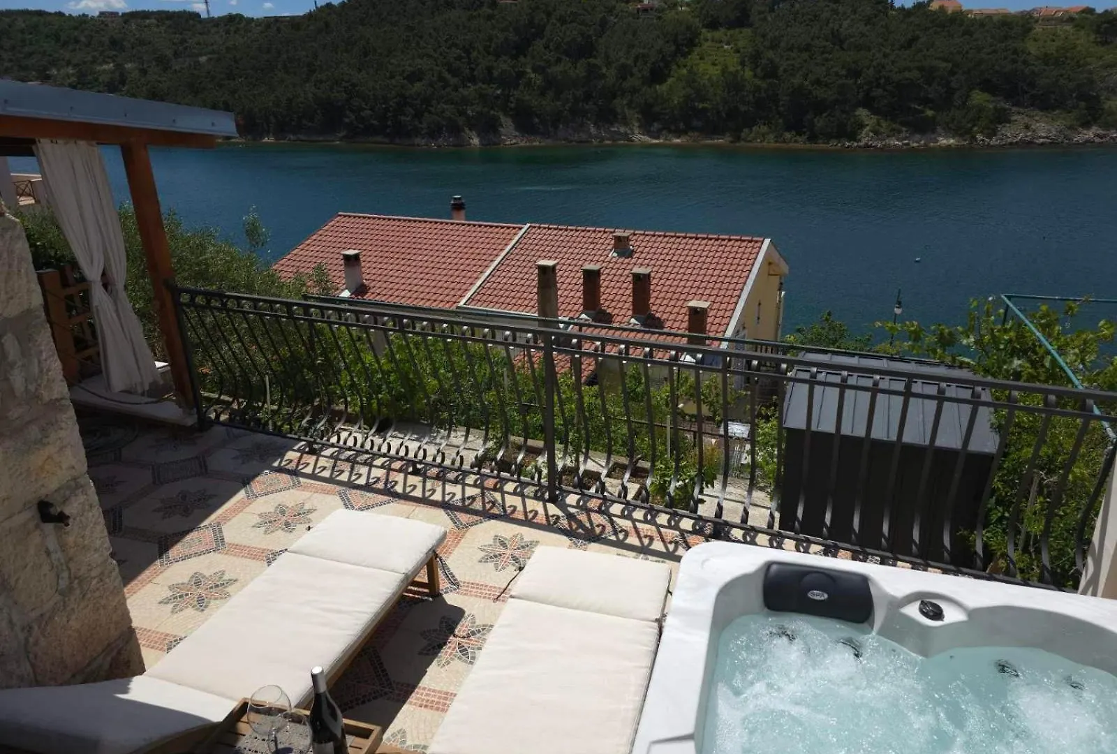 Apartments Mali Dvor Novigrad Novigrad  0*, Novigrad (Dalmatia)