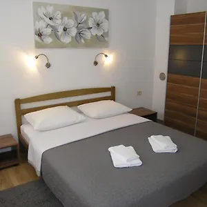 https://apartments-mari-with-terrace.primorje-gorskikotar.com