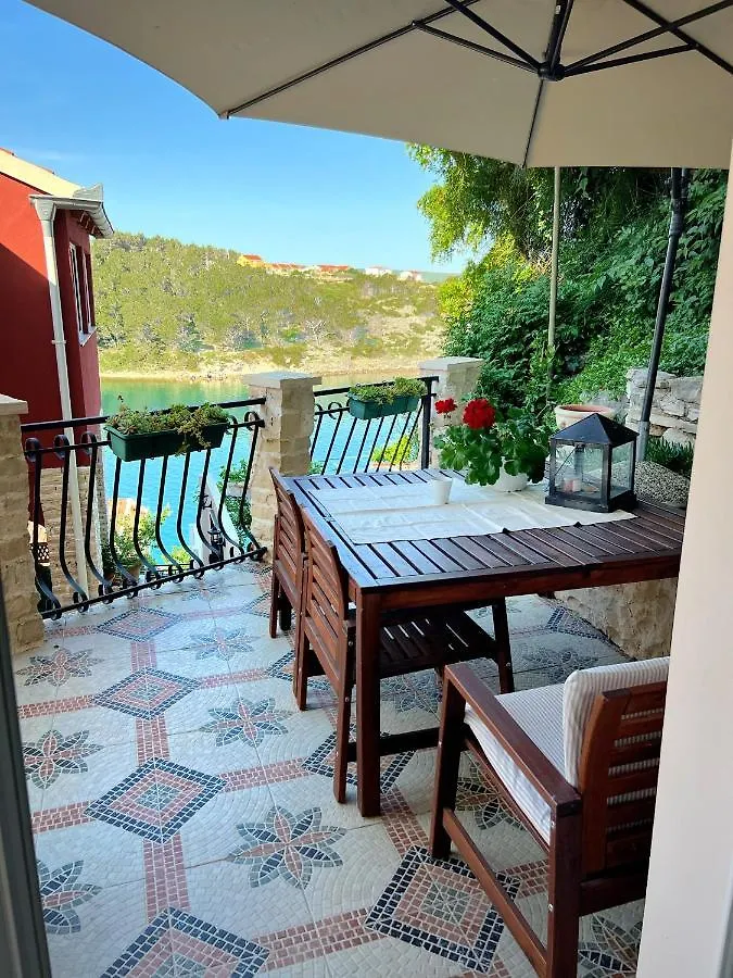 Apartments Mali Dvor Novigrad Novigrad