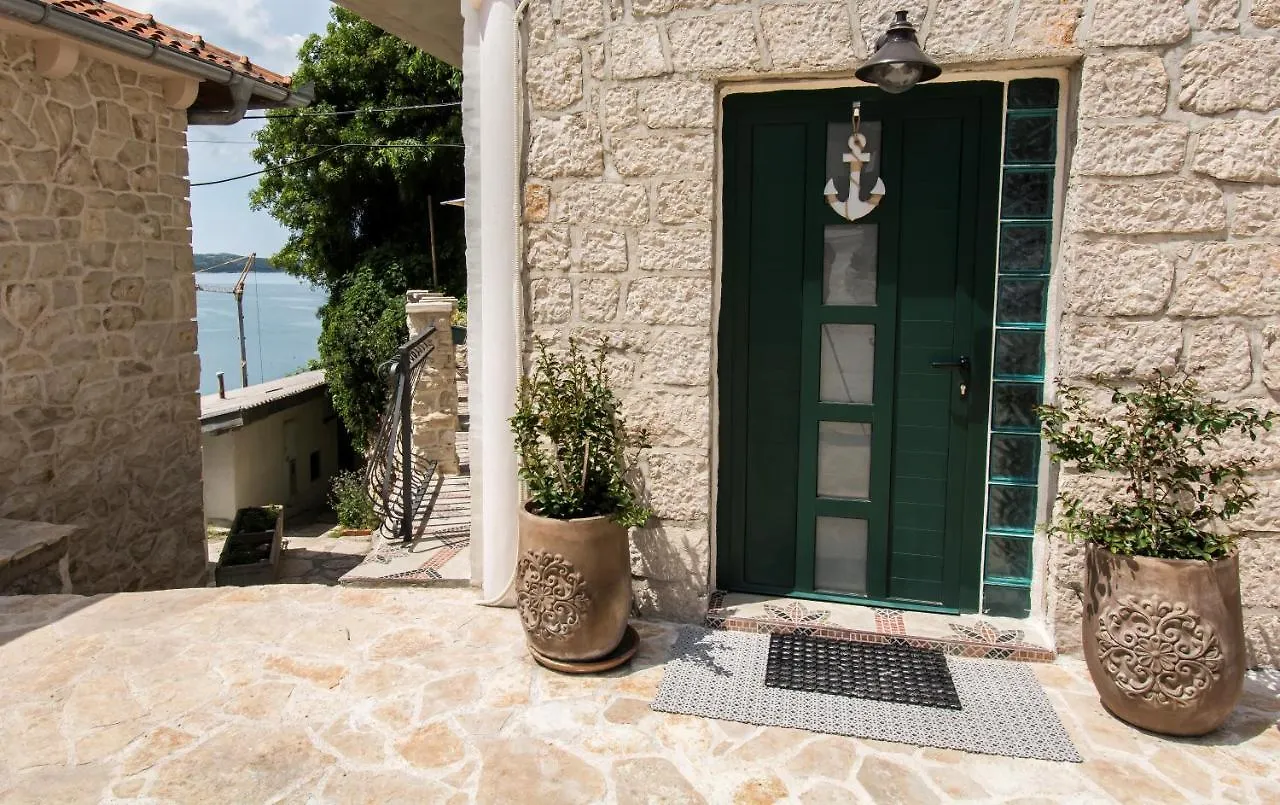 Apartments Mali Dvor Novigrad Novigrad