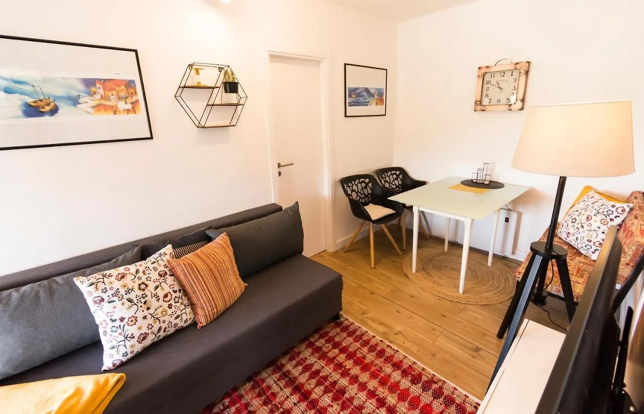 Apartments Mali Dvor Novigrad Novigrad