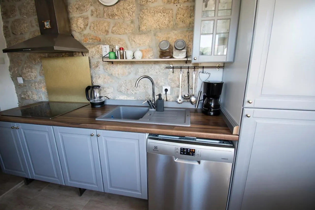 Apartments Mali Dvor Novigrad Novigrad