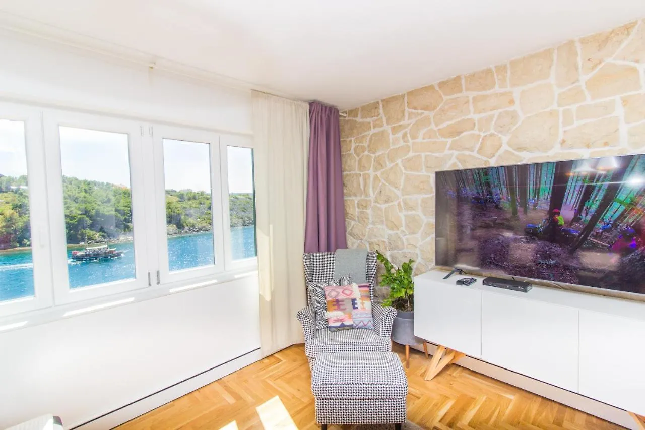 Apartments Mali Dvor Novigrad Novigrad  0*, Novigrad (Dalmatia)