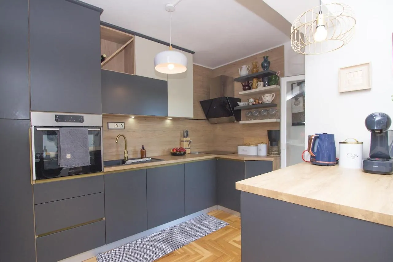 Apartments Mali Dvor Novigrad Novigrad  Croatia