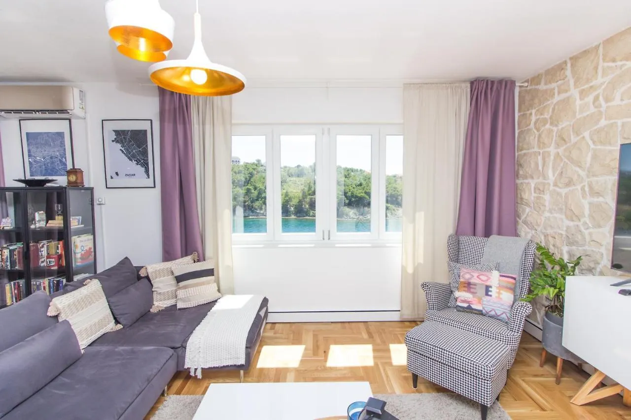 Apartments Mali Dvor Novigrad Novigrad