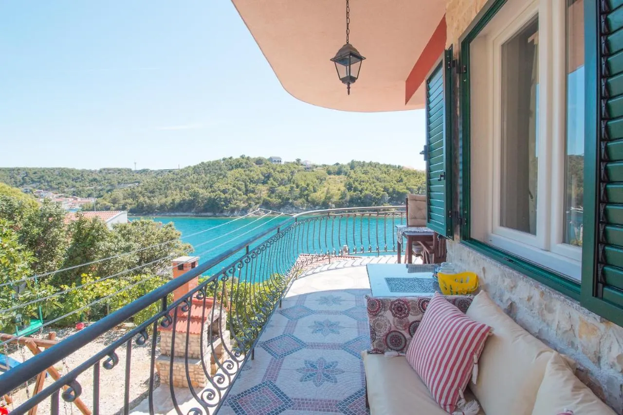Apartments Mali Dvor Novigrad Novigrad  Croatia