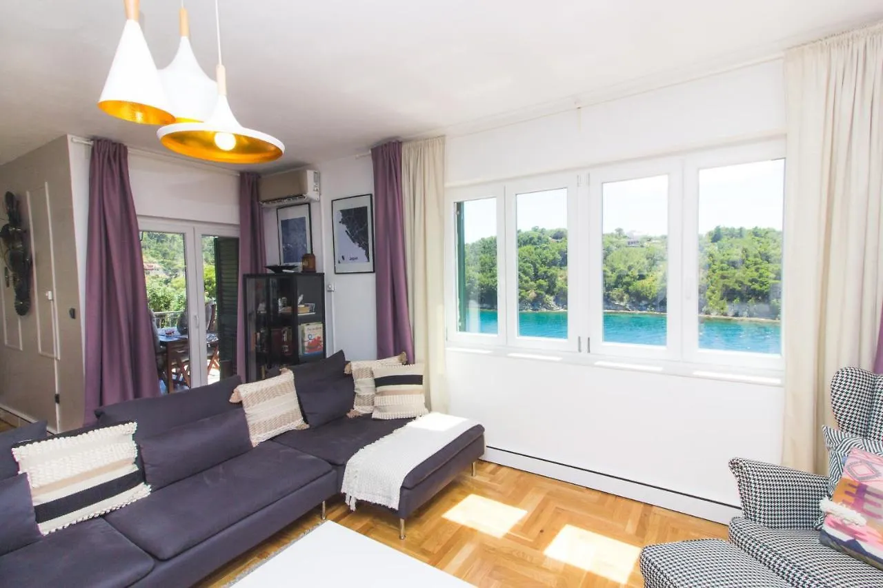 Apartments Mali Dvor Novigrad Novigrad  Novigrad (Dalmatia)