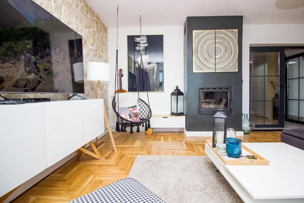 Apartments Mali Dvor Novigrad Novigrad