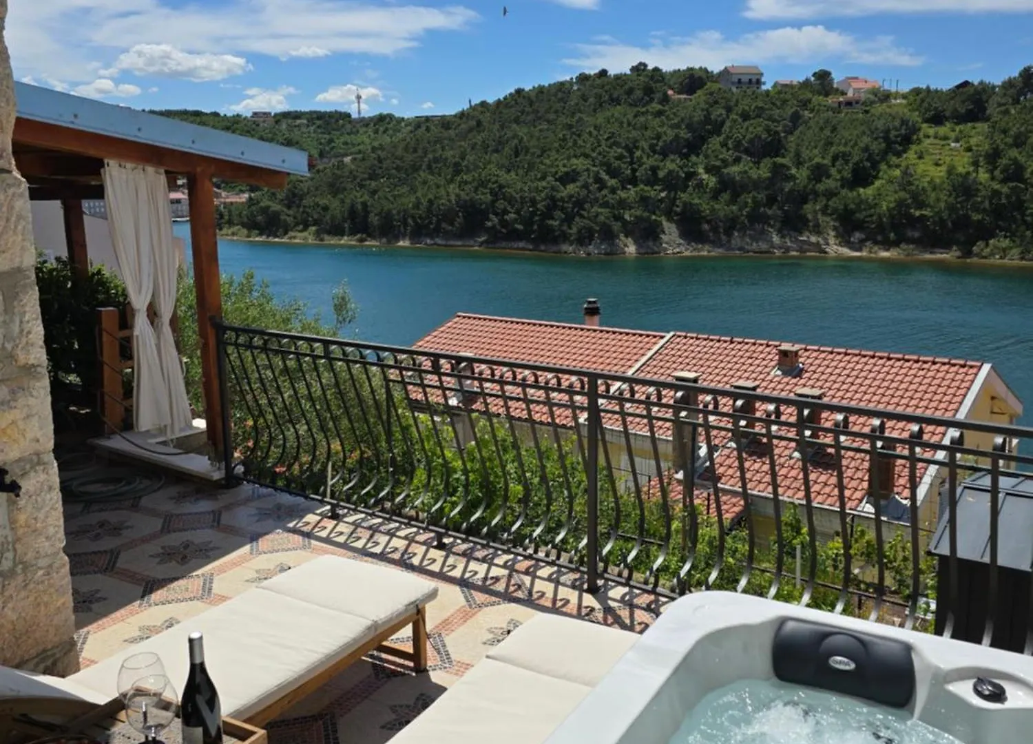 Apartments Mali Dvor Novigrad Novigrad   Novigrad (Dalmatia)